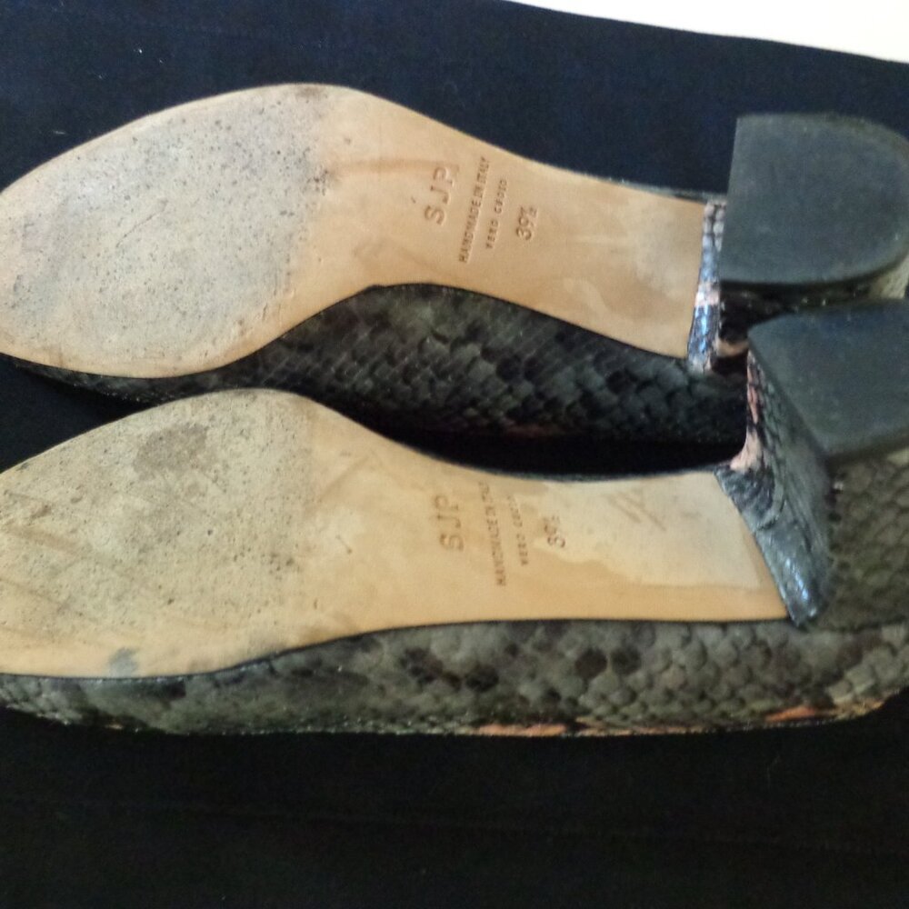 SJP Sarah Jessica Parker Snakeskin Gray and Pink Pumps - Picture 6 of 10